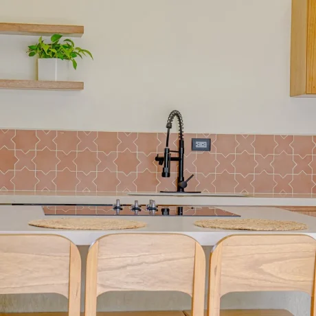 Casa C - cocina en Piedra Sinterizada Thar